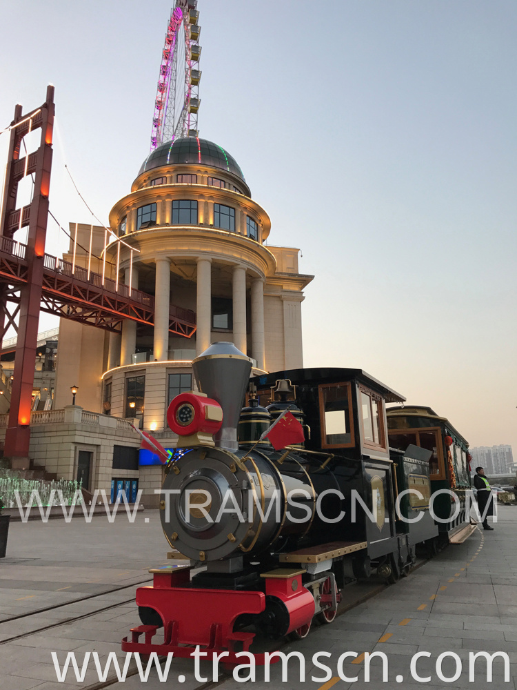 park trains in shopping mall black colour